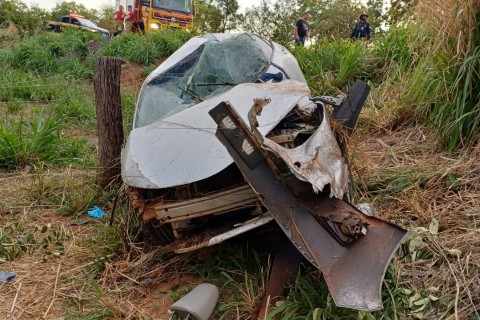 PRF registra cinco mortes nas rodovias federais durante feriado prolongado  A Polícia Rodoviária Federal (PRF) registrou cinco mortes e 28 acidentes nas rodovias federais de Goiás durante a Operação Nossa Senhora Aparecida 2026, realizada entre sexta-feira (09) e segunda-feira (12). Ao todo, 23 pessoas ficaram feridas.  O excesso de velocidade foi